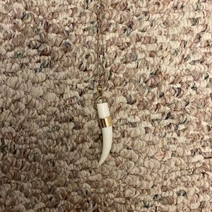 White horn stella dot necklace